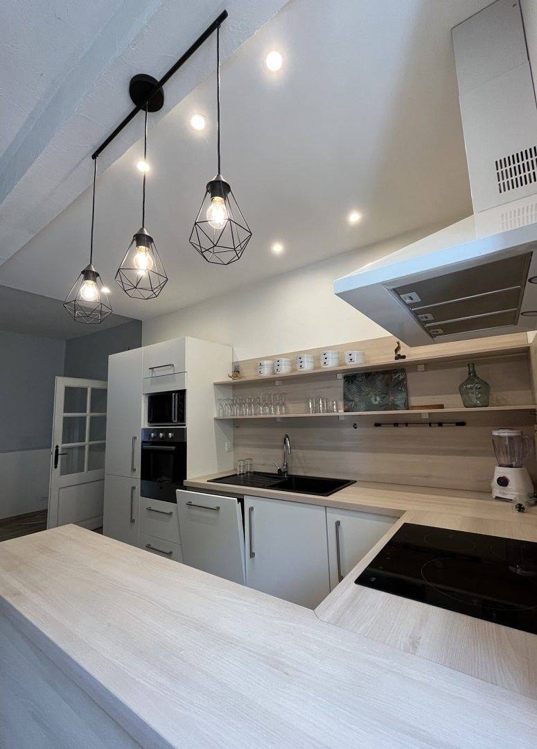 Maison de montagne avec jardin, d'une capacité de 12 personnes in Rebouc, Hèches