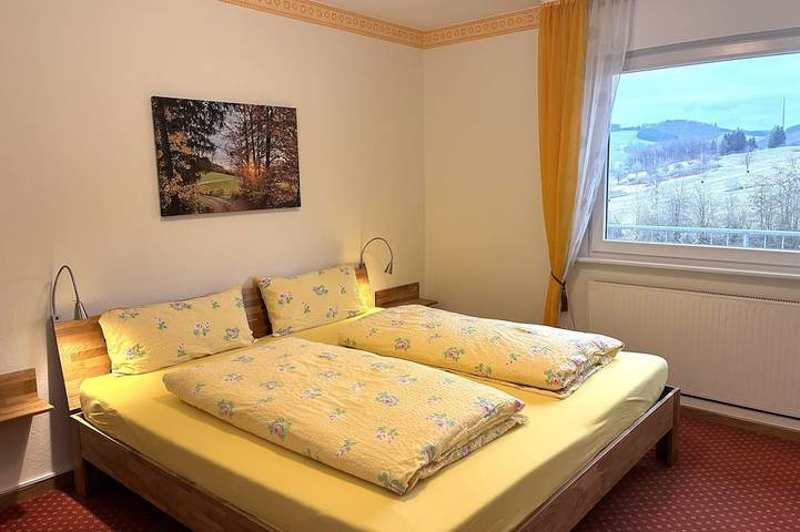 Ferienhaus für 13 Personen, mit Garten und Balkon in Schmallenberg - 2