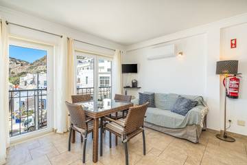 Apartment for 4 People in Praia do Burgau, Algarve, Photo 1