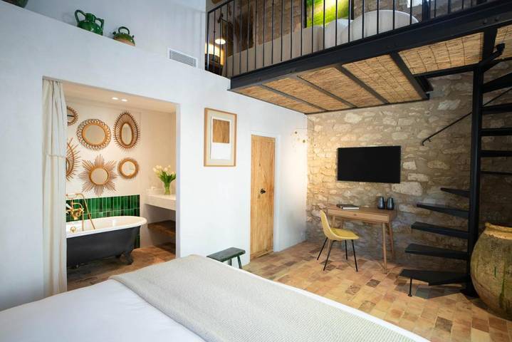 Gîte pour 2 personnes, avec vue et piscine ainsi que jardin et terrasse à Saint-Rémy-de-Provence - 2