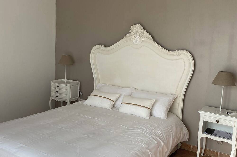 Air-conditioned village house with swimming pool -Casa Orsini - in Nessa, Région de Calvi