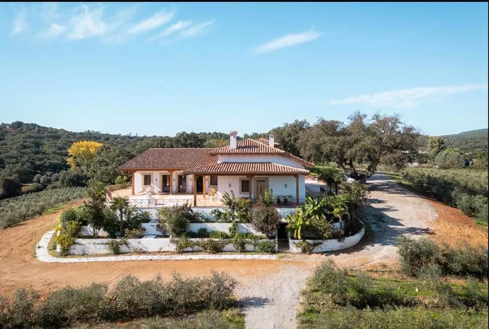 Chalet para 16 personas, con vistas además de piscina y terraza, Se admiten mascotas - 1