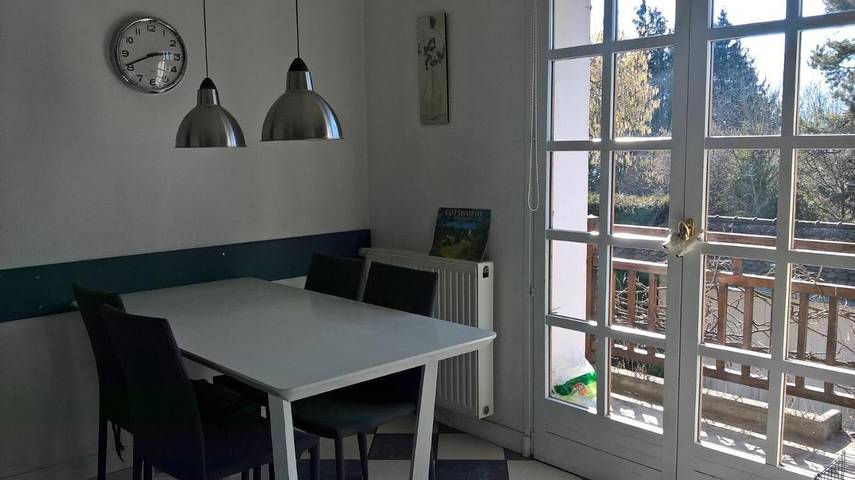 Location de vacances pour 8 personnes, avec vue sur le lac et vue ainsi que piscine et jardin, animaux acceptés à Veyrier-du-Lac - 4