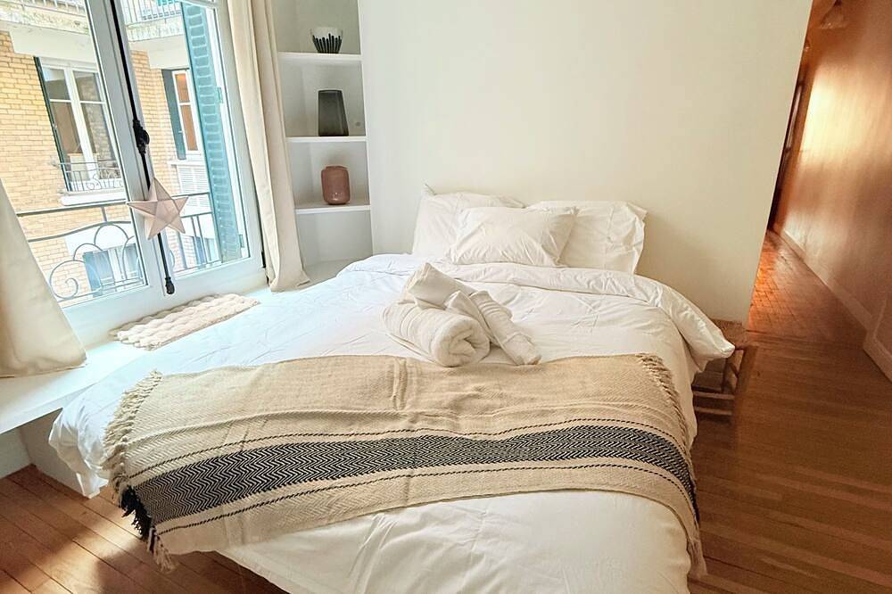 Entire apartment, Boho-chic cocoon in Neuilly-sur-Seine. in Neuilly-sur-Seine, Hauts-de-Seine
