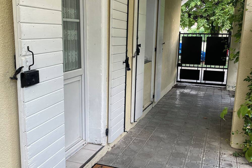 Entire apartment, Beautiful studio in Volx, Parc naturel régional du Luberon