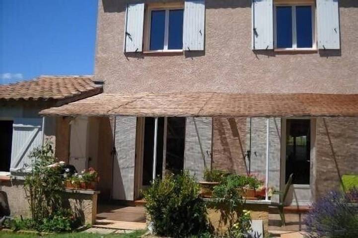 Villa pour 4 personnes, avec jardin et terrasse