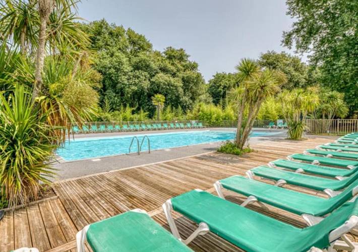 Camping pour 6 personnes, avec Piscine