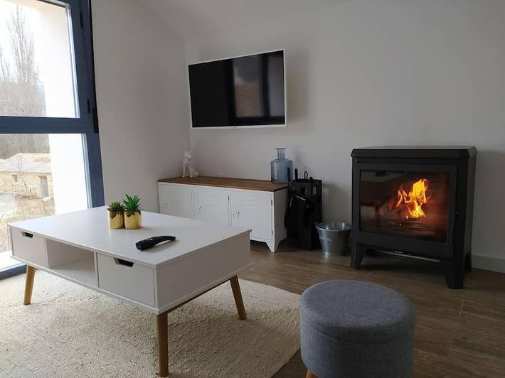 Apartamento para 2 personas, con piscina además de terraza y jardín en Moratalla