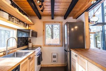 Chalet for 8 Guests in Mont Orford, Quebec, Picture 2