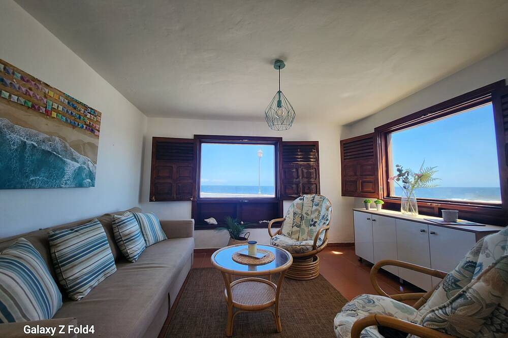Villa Salada on the Ocean Shore in Caleta de Fuste, Antigua