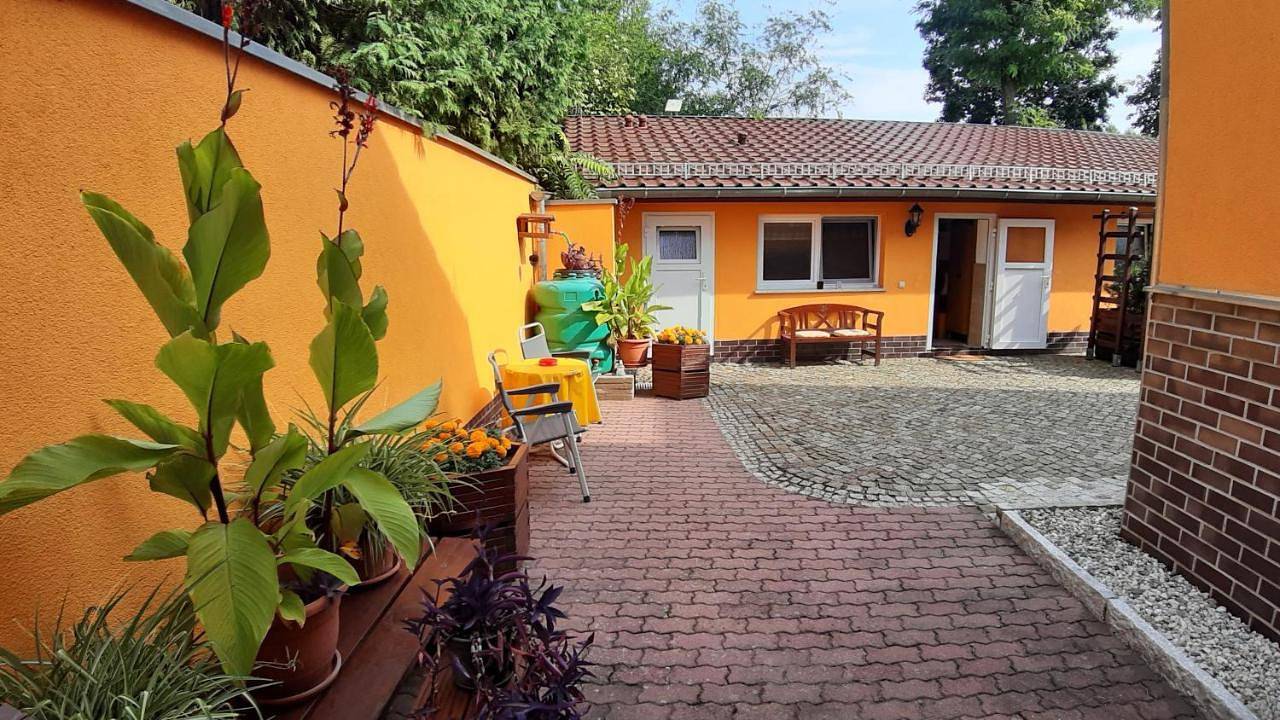 Ganze Wohnung, Double or Twin Room with Private External Bathroom in Teupitzer See, Groß Köris