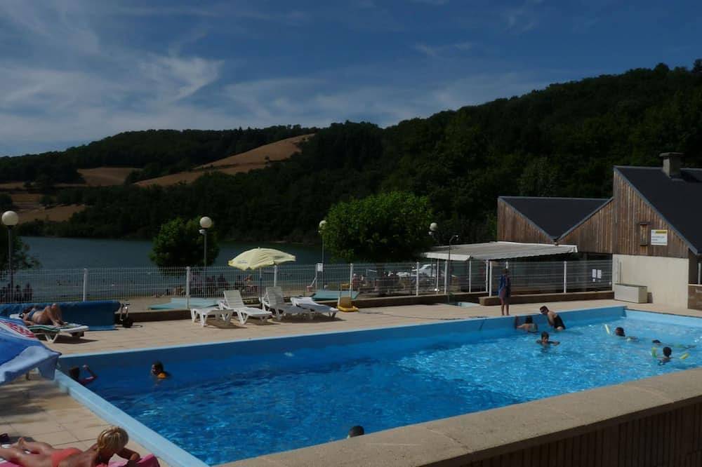 Mobilhome au bord d'un lac pour la pêche, le calme, la nature in Montpeyroux (Midi-Pyrénées), Parc naturel régional de l'Aubrac