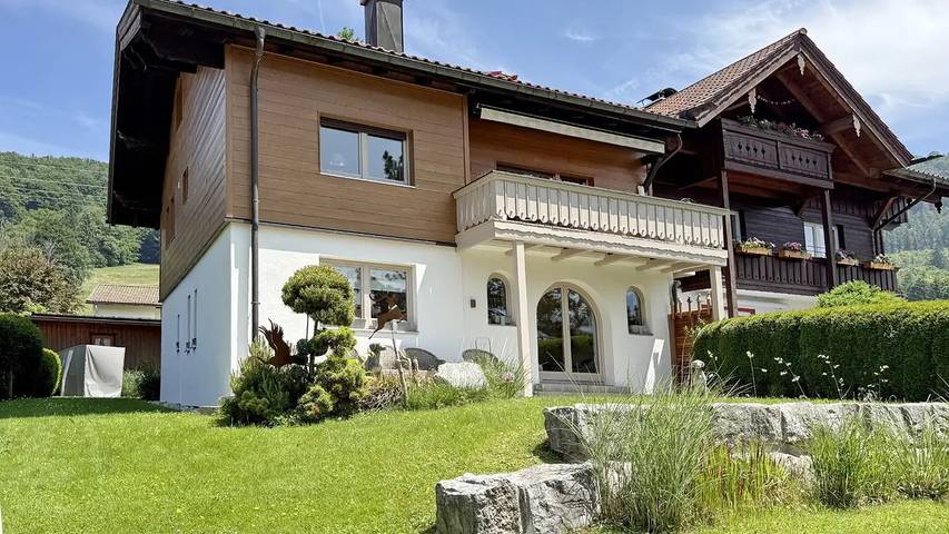 Hütte für 4 Personen, mit Balkon und Garten, mit Haustier in Ruhpolding