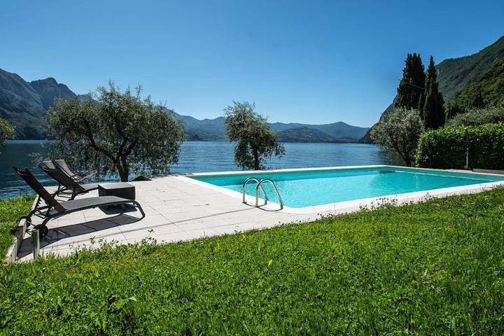 Villa per 6 persone, con Balcone e Terrazza nonché Giardino e Piscina in Provincia di Bergamo