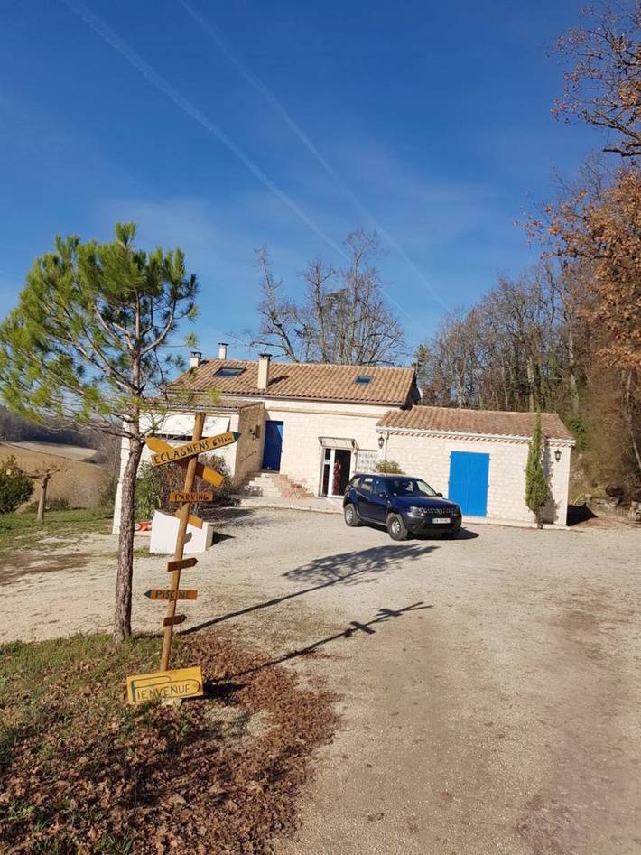 Location de vacances pour 3 personnes, avec vue ainsi que jardin et piscine, adapté aux familles dans Saint-Paul-Flaugnac - 2