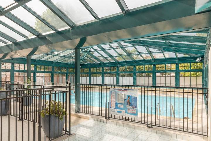 Gîte pour 4 personnes, avec piscine et terrasse, adapté aux familles dans Aquarium de la Rochelle - 4