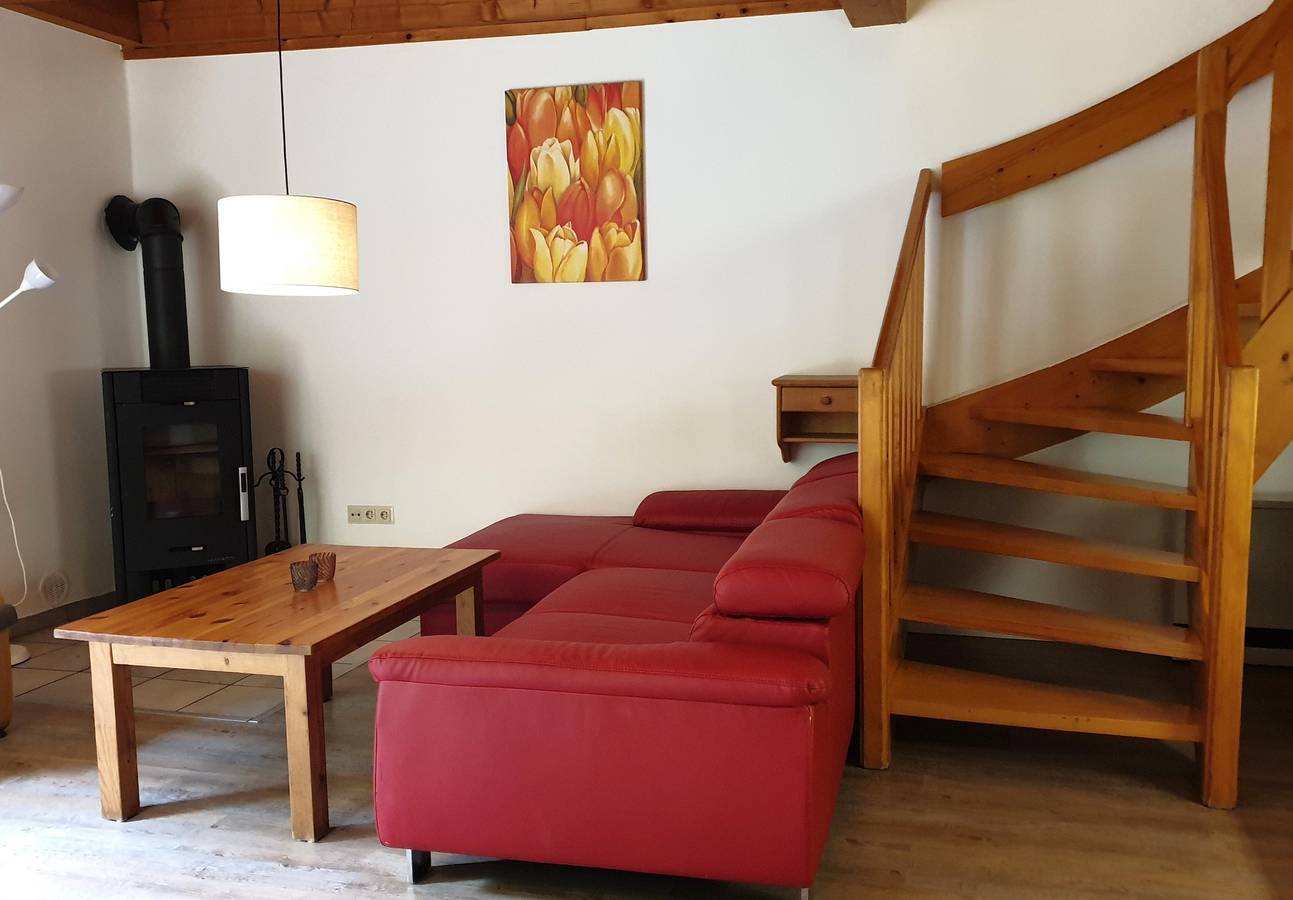 Haus 6 Natur Ferienpark, Ideal für Senioren und Familien: Natur, Ruhe und leichte Wanderwege direkt vor der Tür in Nieheim, Kreis Höxter