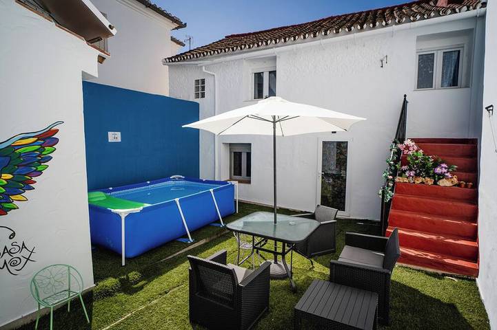 Casa rural para 10 personas, con piscina y jacuzzi - 1