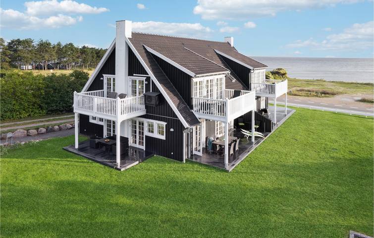 Ferielejlighed for 4 personer, med Terrasse og Jacuzzi samt Have i Nykøbing Sjælland