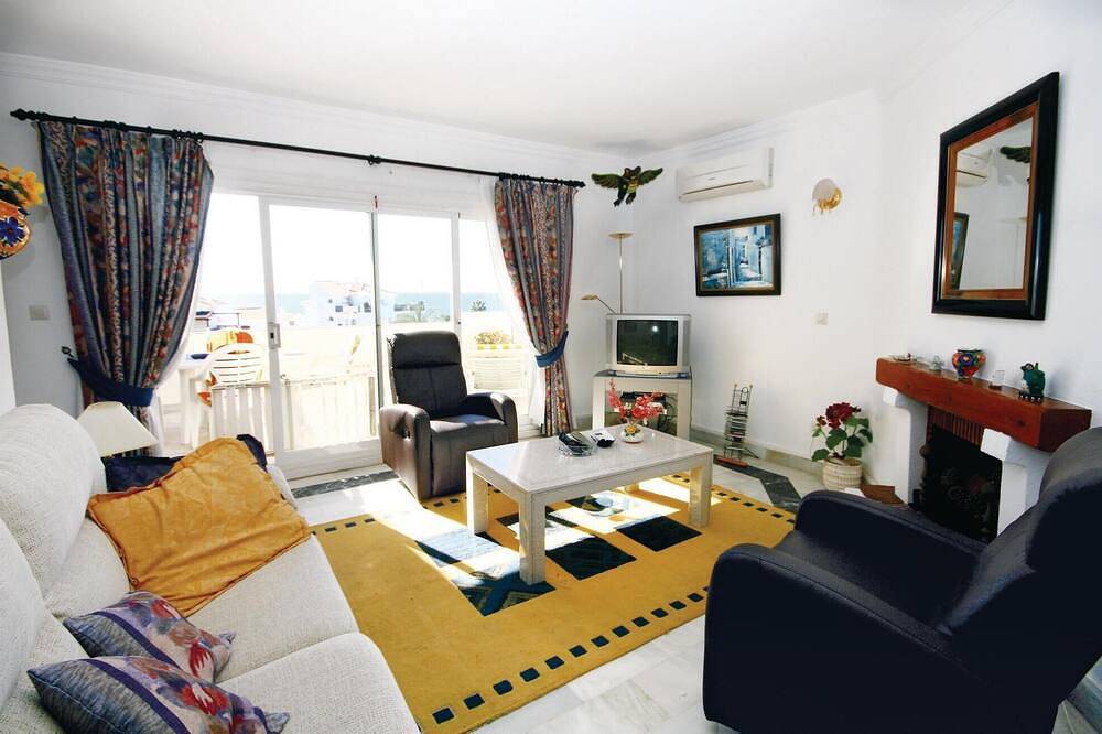 Entire apartment, Beautiful apartment in Calahonda in Sitio de Calahonda, Mijas