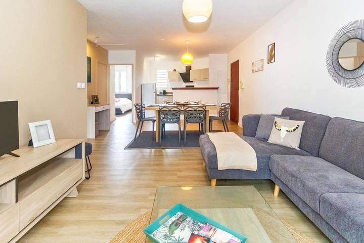 Gîte pour 4 personnes, avec balcon dans Plage des Roches Noires - 4