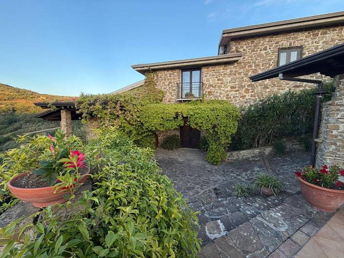 Casa vacanza per 3 persone, con Terrazza e Giardino a Ogliastro Cilento