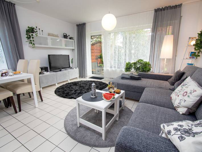 Ferienwohnung für 2 Personen, mit Terrasse und Garten in Norden und Umgebung