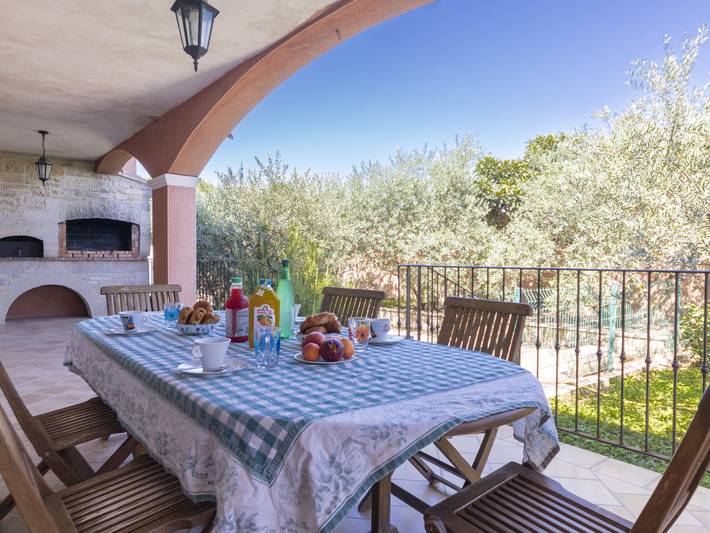 Location de vacances pour 8 personnes, avec terrasse et jardin à Caromb - 2