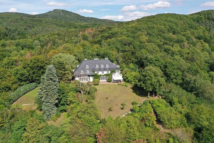 Ferienhaus für 10 Personen, mit Balkon und Whirlpool sowie Garten und Sauna in Bonn und Umgebung