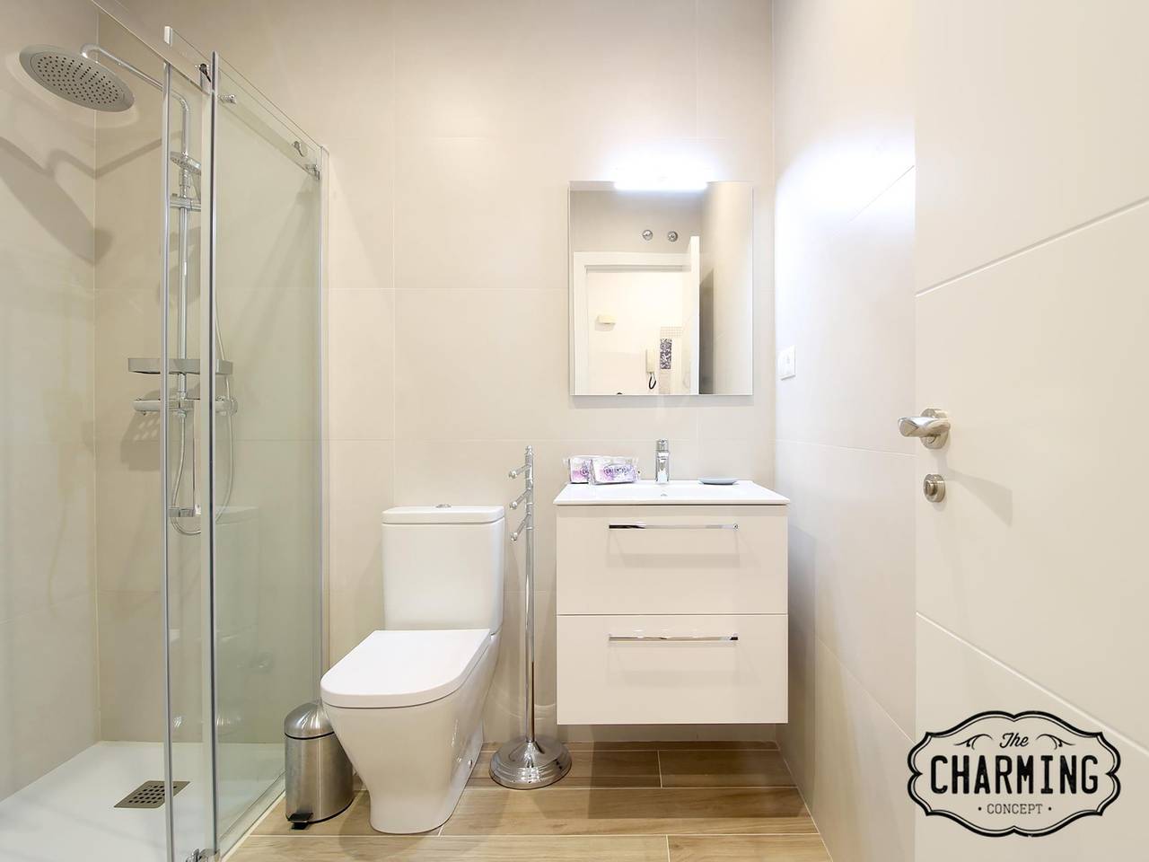 Entire studio, Charming Puerta del Sol in Centro (Madrid), Madrid