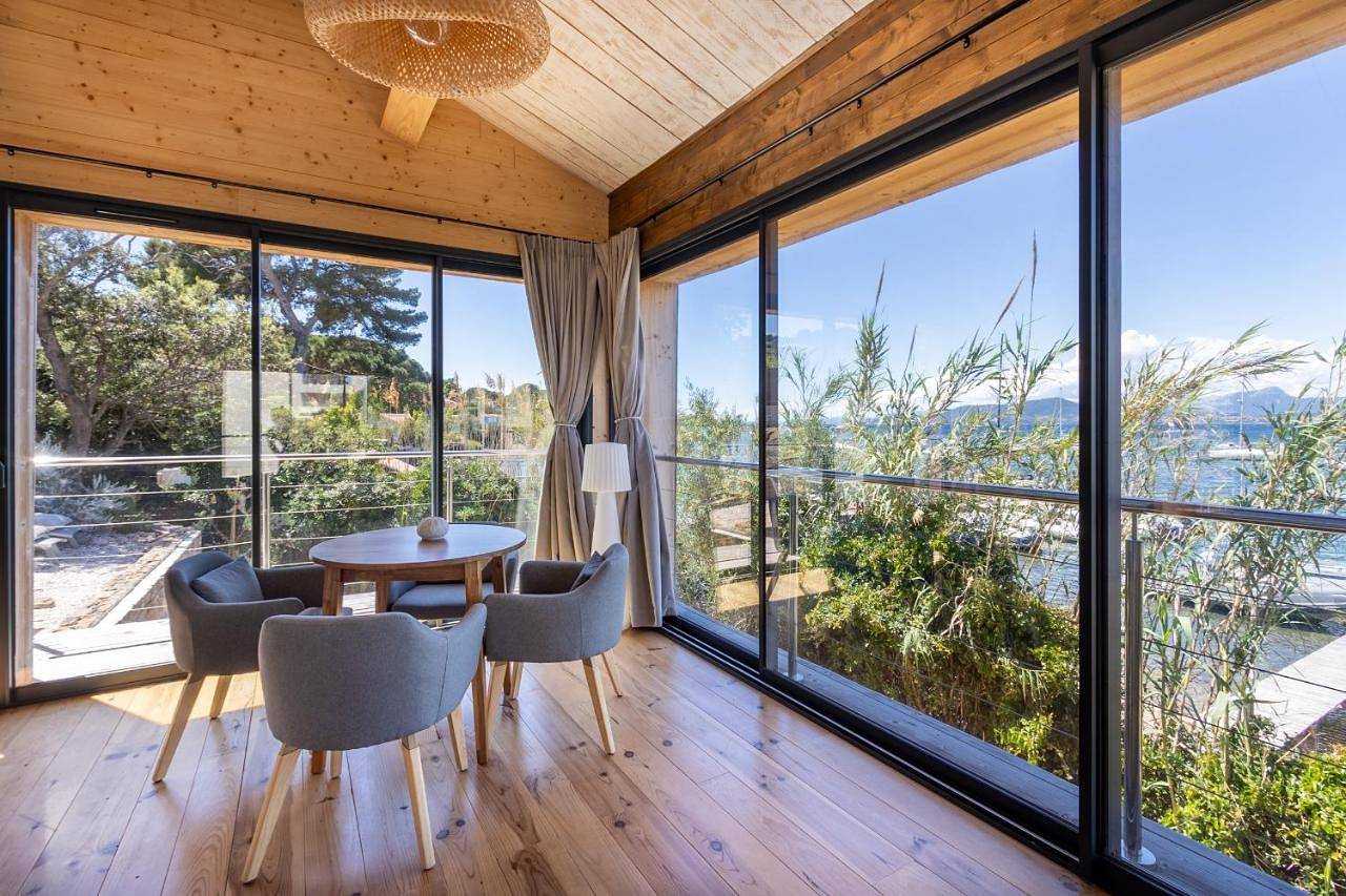 Le Lodge de la Presqu île de Giens Sea and Mountain Pleasure in La Madrague, Hyeres