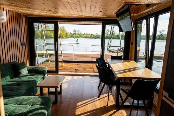Boot für 6 Personen, mit Whirlpool und Sauna sowie Garten in Tschechien