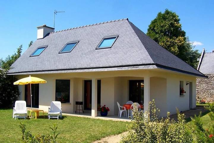 Gîte pour 4 personnes, avec terrasse et jardin dans Office De Tourisme De Plouhinec