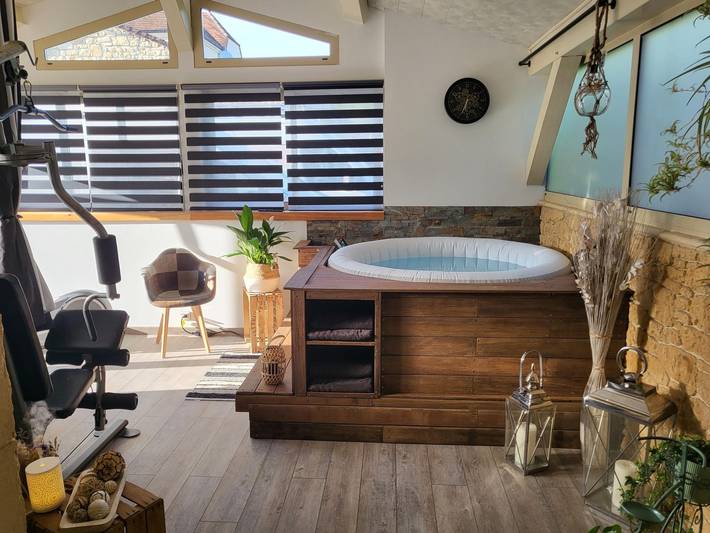 Location de vacances pour 2 personnes, avec jacuzzi et jardin ainsi que terrasse et piscine à Carsac-Aillac - 4