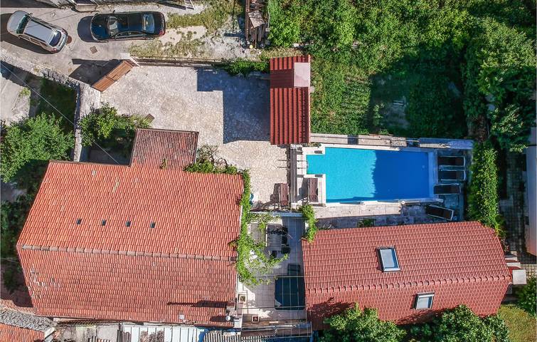 Charmante 2-Zimmer-Wohnung mit Pool und Terrasse im Stadtzentrum von Sinj in Sinj, Dalmatinisches Zagora