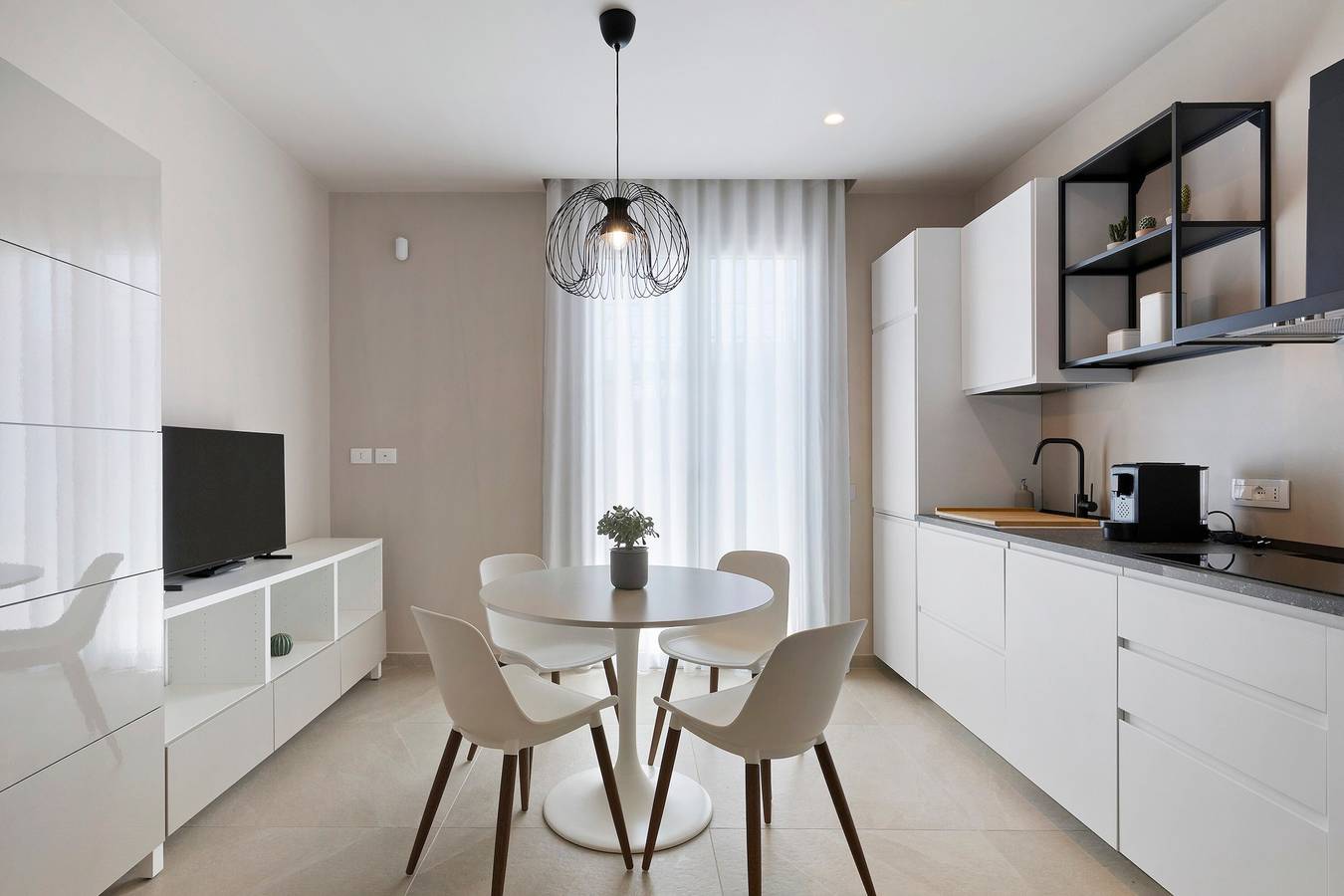 Entire apartment, Etesia Apartment with Balcony, Wi-Fi and Air Conditioning in Santa Flavia, Palermo Province