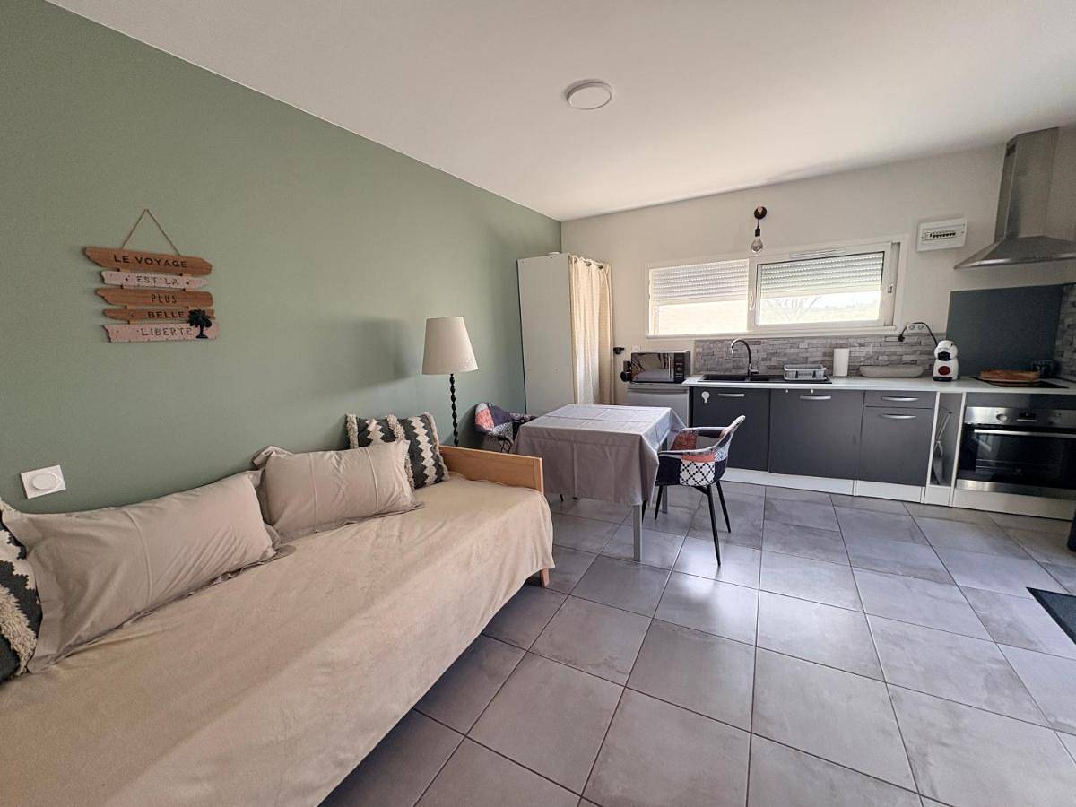 Appartement entier, Studio tout confort au cœur des Graves in Portets, Région de Langon