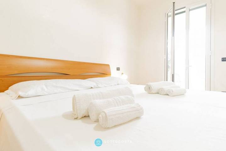 Entire apartment, Holiday apartment for 4 people with garden in Torre Dell'orso, Melendugno