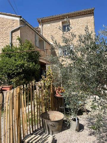 Gîte pour 3 personnes, avec terrasse ainsi que jardin et vue à Cabrières-d'Avignon