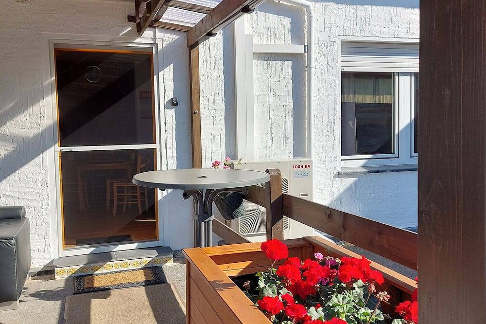 Ganze Wohnung, Gemütliche Wohnung in ruhiger Lage - 76m² mit 31m² Terrasse und Großem Parkplatz in Lübbecke, Wiehengebirge