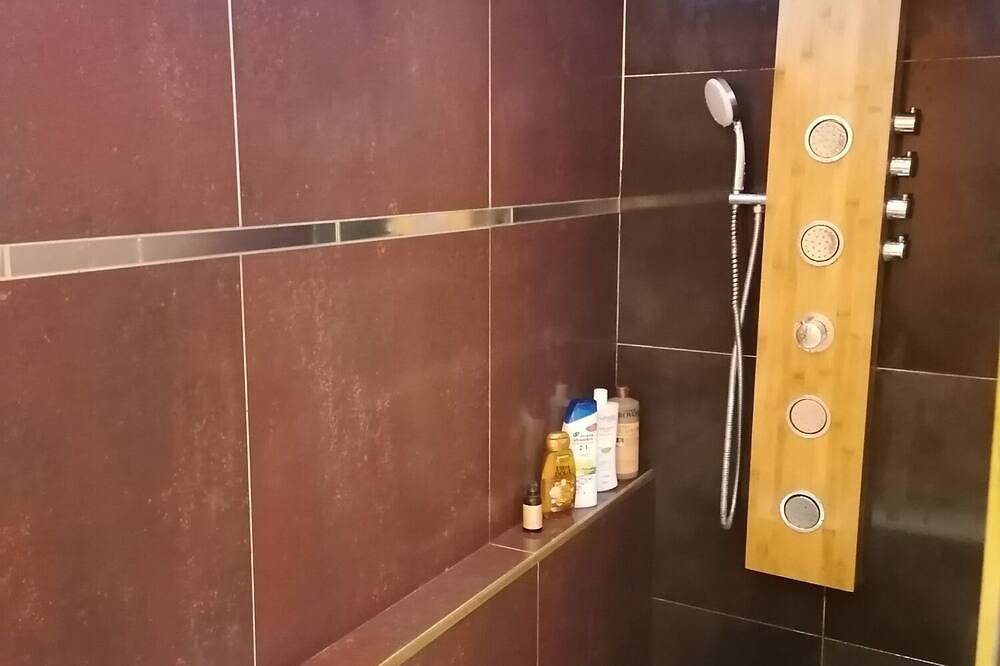 Ganze Wohnung, Appartement en Duplex, Face au Port de Plaisance, Proche Gare et Centre Ville in Toul