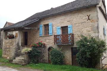 Gîte pour 4 personnes, avec jardin et jacuzzi à Salvagnac-Cajarc