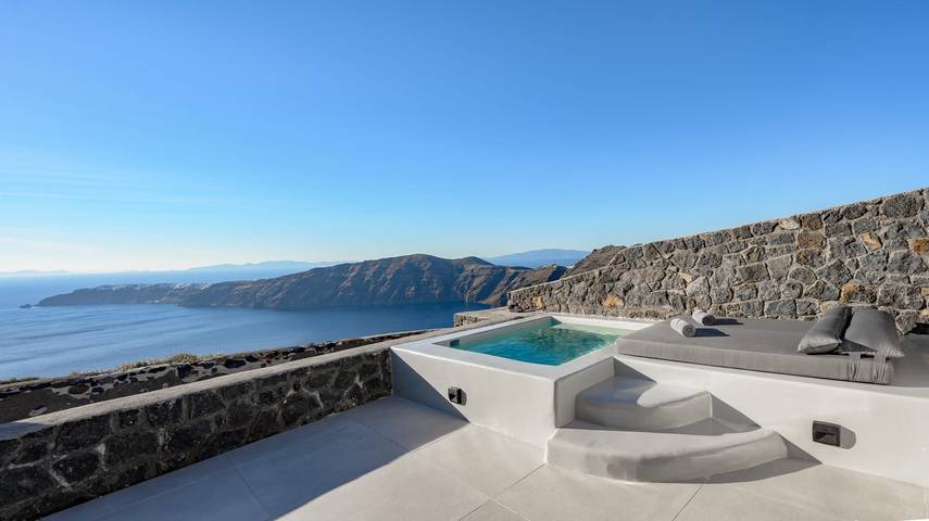 Villa for 2 people, with ocean view and balcony in Santorini