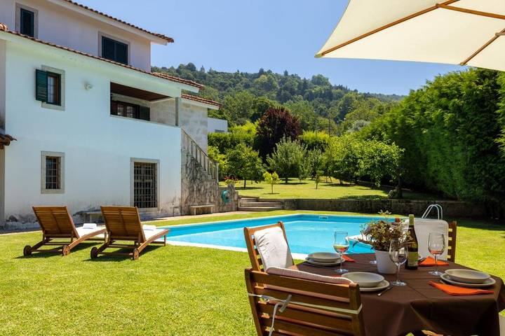 Villa para 8 pessoas, com Varanda e Terraço e ainda Jardim and Piscina em Braga