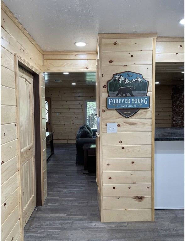 Log cabin for 15 people, with terrace in Shaver Lake