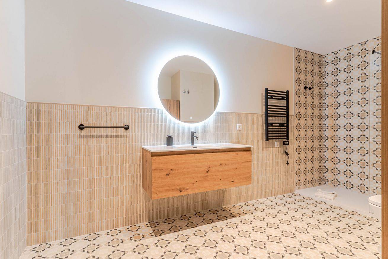 Geheel appartement, Alhambra Apartment. Modern, bright, and ideally located. in Beiro, Granada