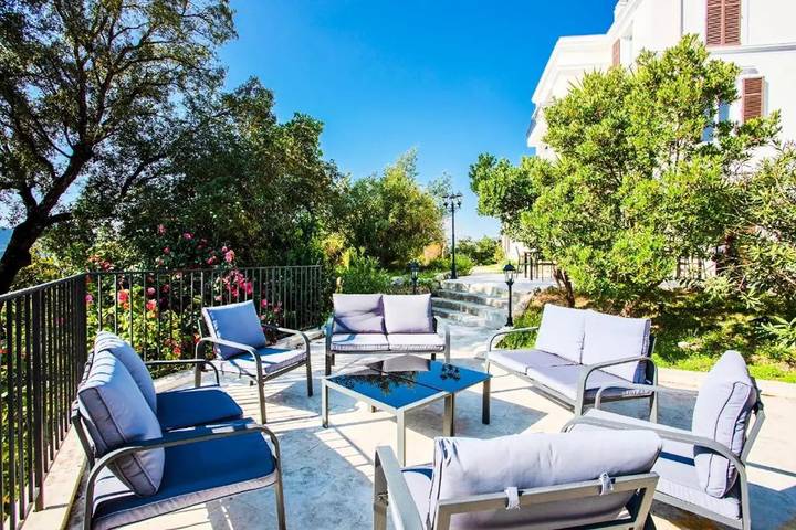 Villa pour 22 personnes, avec jardin à Mandelieu-la-Napoule - 2