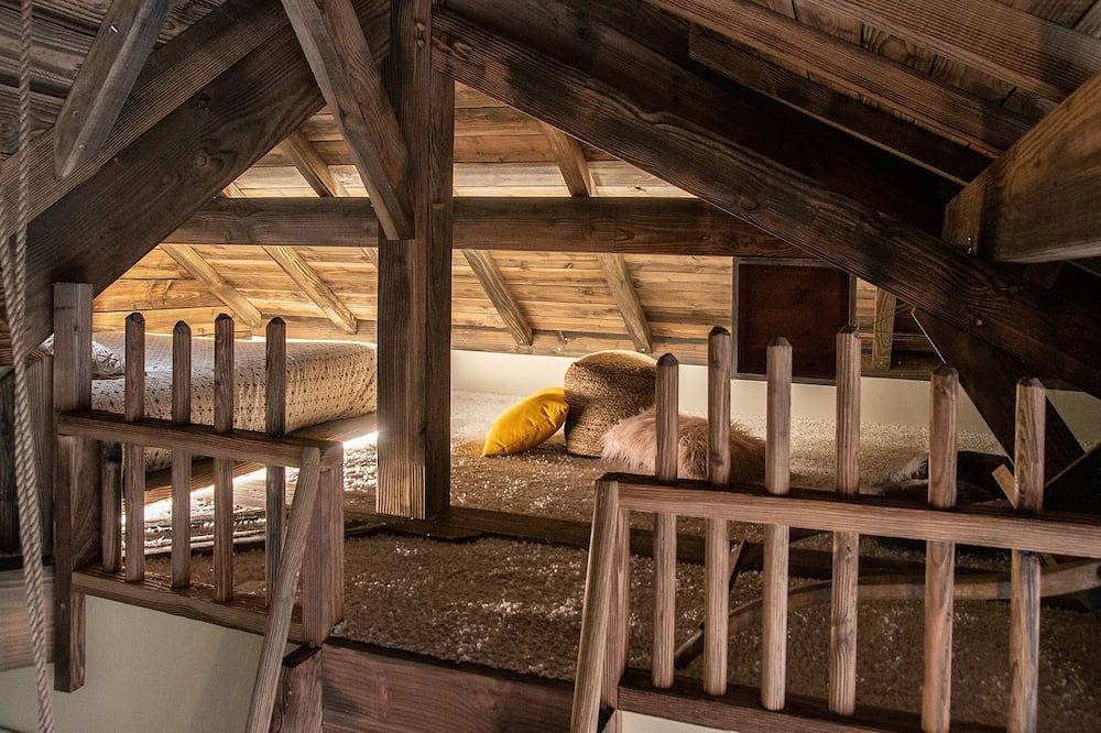 Gîte de L'hôtel-dieu, Mon Château en Bois en Bourgogne Avec Spa in La Bussière-sur-Ouche, Beaune region