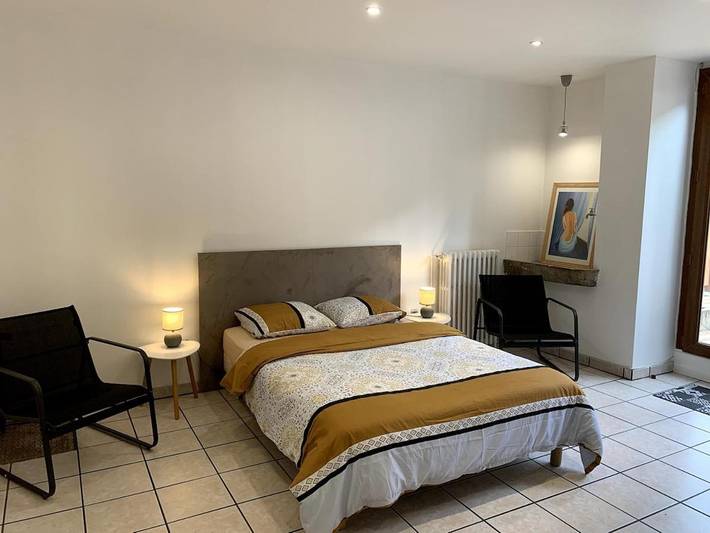 Gîte pour 4 personnes, avec Terrasse à Montmorot