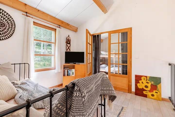 Location de vacances pour 12 personnes, avec vue ainsi que jardin et piscine, animaux acceptés à Olargues - 2